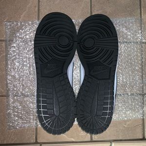 Nike Dunks ( Read Description)